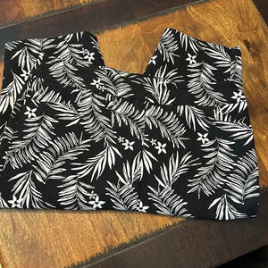 Terra & Sky long shorts/pedal pushers Size 1X EUC